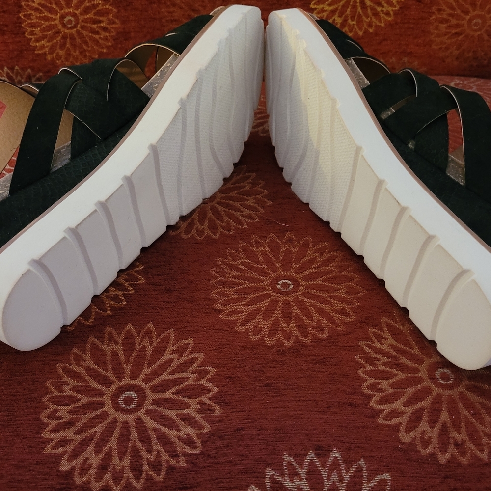 Spring Sporty Wedge 9.5 - Picture 4 of 4